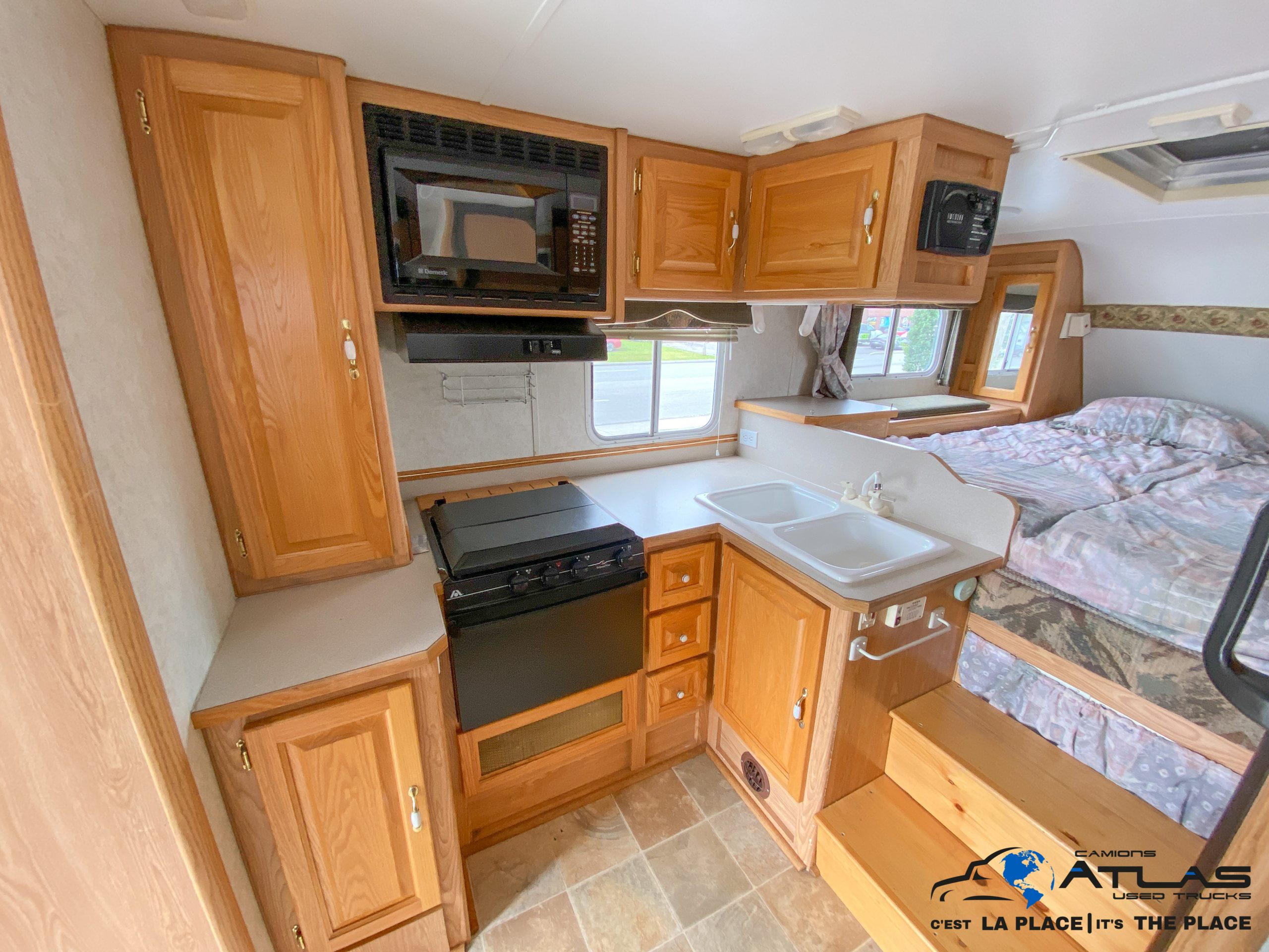 Camper Adventurer Isolation Refait 10 pieds Stock 22241 Atlas Used Trucks Camper Adventurer Isolation Refait 10 pieds Stock 22241 Atlas Used Trucks